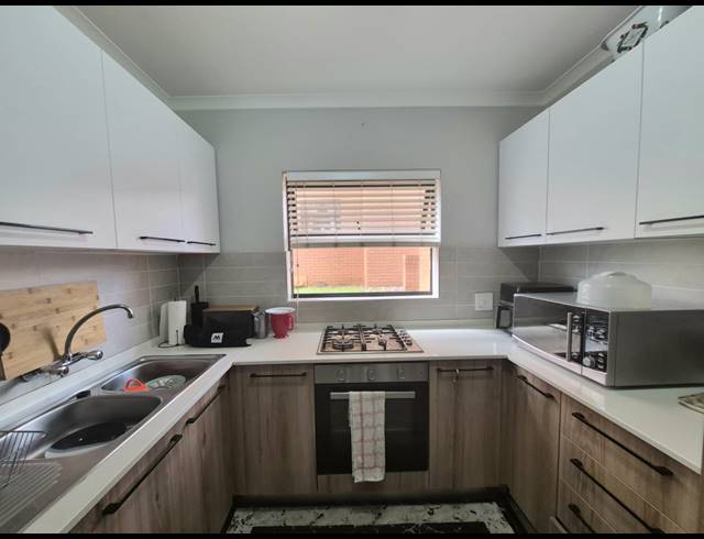 3 BEDROOM APARTMENT FOR SALE IN MODDERFONTEIN